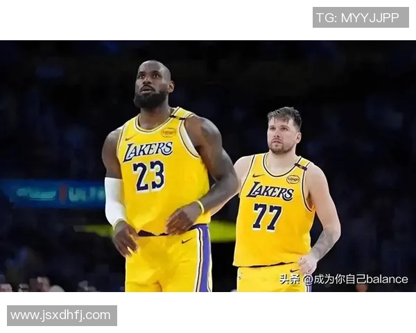 2013年雷霆与湖人经典对决回顾：激情碰撞与传奇瞬间的交织