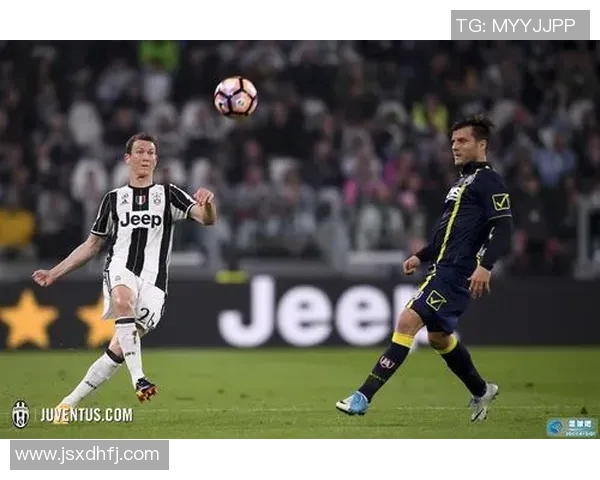 佩特勒洛与天主大学的激烈对决揭示足球战术与团队精神的完美结合 佩特勒洛与天主大学的激烈对决揭示足球战术与团队精神的完美结合