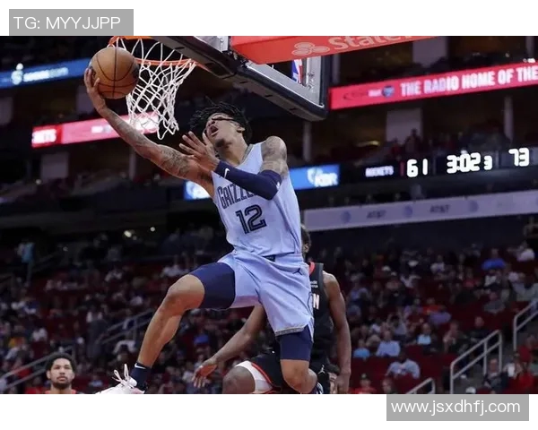 莫兰特解禁复出首战狂砍38分灰熊球迷热情高呼MVP荣耀 莫兰特解禁复出首战狂砍38分灰熊球迷热情高呼MVP荣耀