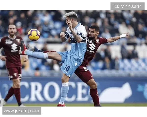 乌德勒B队迎战奥斯展现青春风采的精彩对决