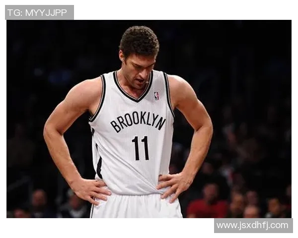 布鲁克洛佩斯:从篮球场上的巨人到全能战士的华丽蜕变 布鲁克洛佩斯:从篮球场上的巨人到全能战士的华丽蜕变