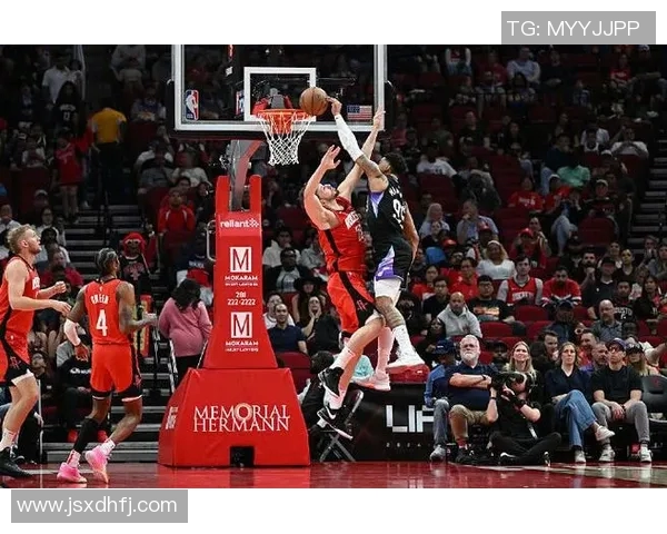 火箭与爵士季后赛精彩对决全场录像回放及精彩瞬间分析